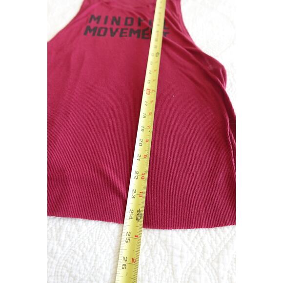 a set of 2 workout tanks - Picture 2 of 8